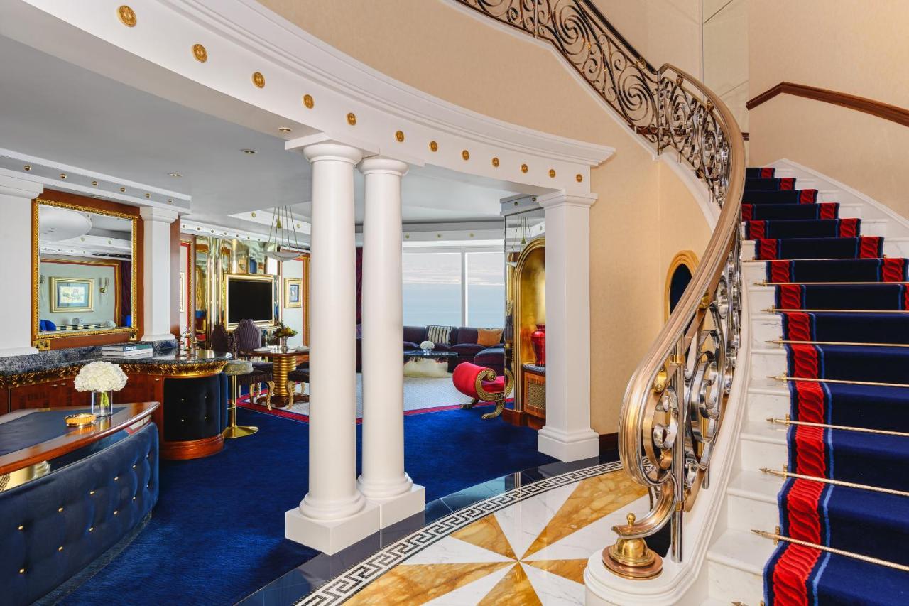 Jumeirah Burj Al Arab Дубай Экстерьер фото The interior of the suite